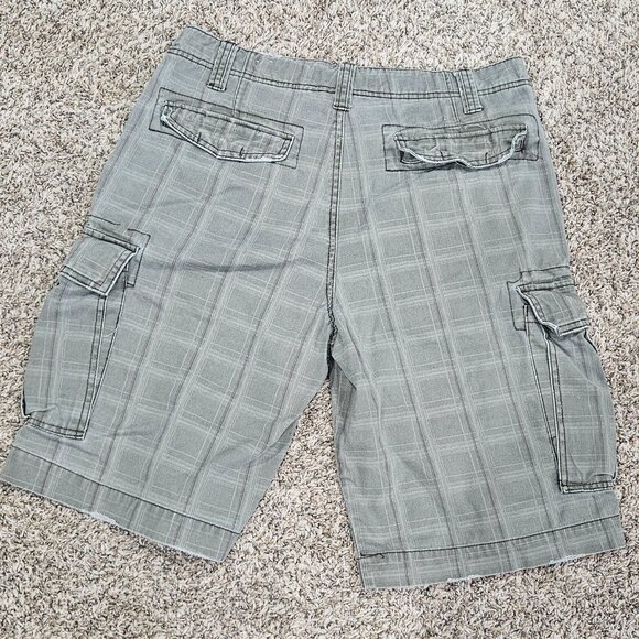 Men's plaid Cargo Utility Shorts - 33/34 waist - 2/$7 - Picture 10 of 11
